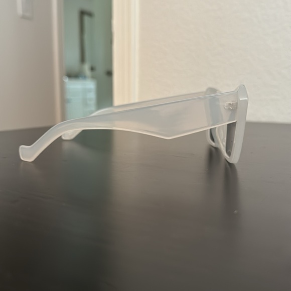 No Brand Milky White Sunglasses - Picture 3 of 4